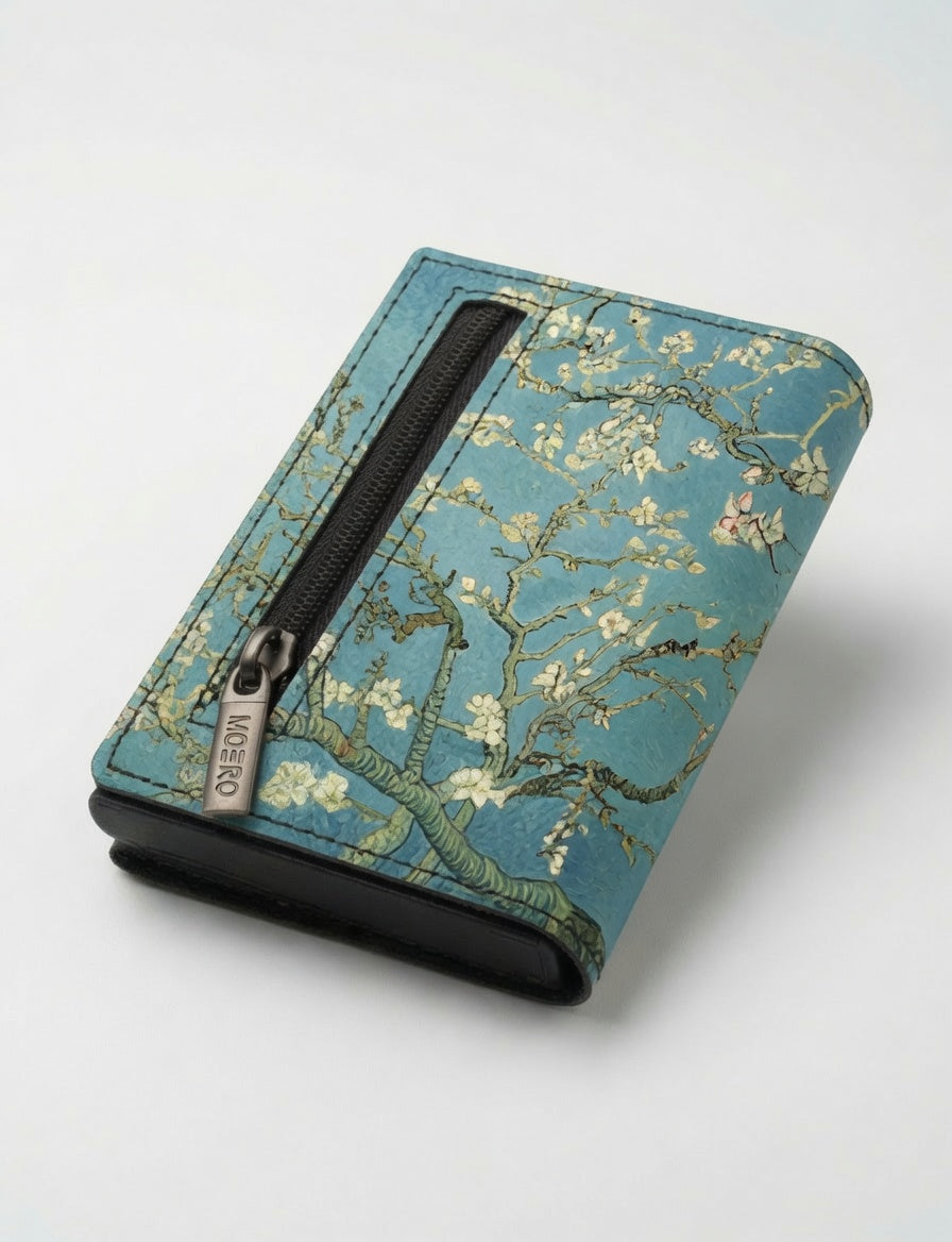 Moero Ramo di mandorlo in fiore Limited Edition – Portafoglio RFID in Vera Pelle Saffiano con Chiusura Magnetica e Portamonete Zip